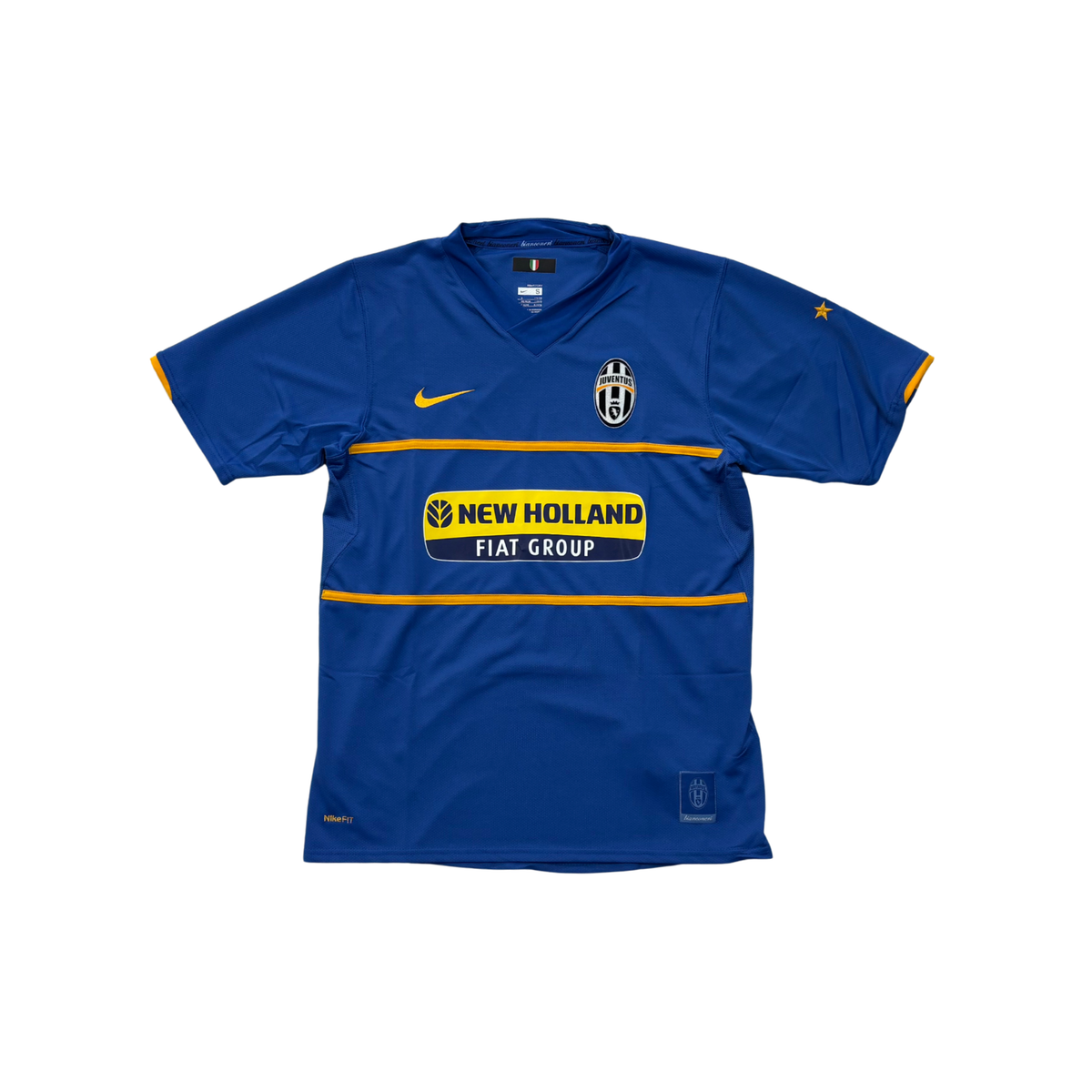 Juventus 2007 away football shirt, front view