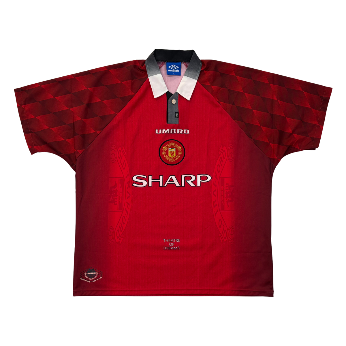 Manchester United 1996–98 home football shirt, front view